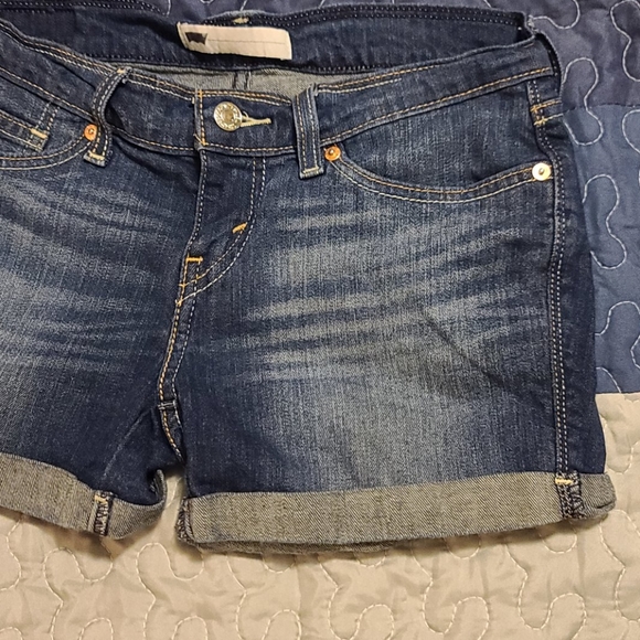 Women's Levi's shorts sz 27 - Picture 3 of 5